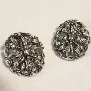 VINTAGE Signed Karu Arke Inc Boho Floral Silver Toned Design Clip On Earrings